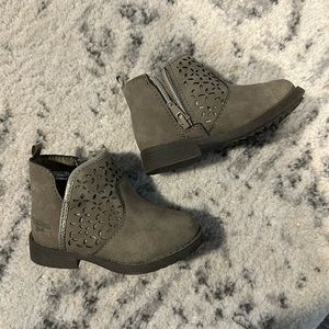 Adorable Osh Kosh Toddler Girls booties